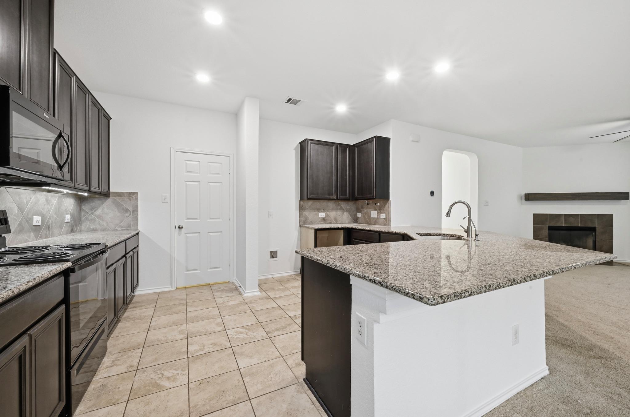 160 Phillips Dr, Kyle, TX 78640