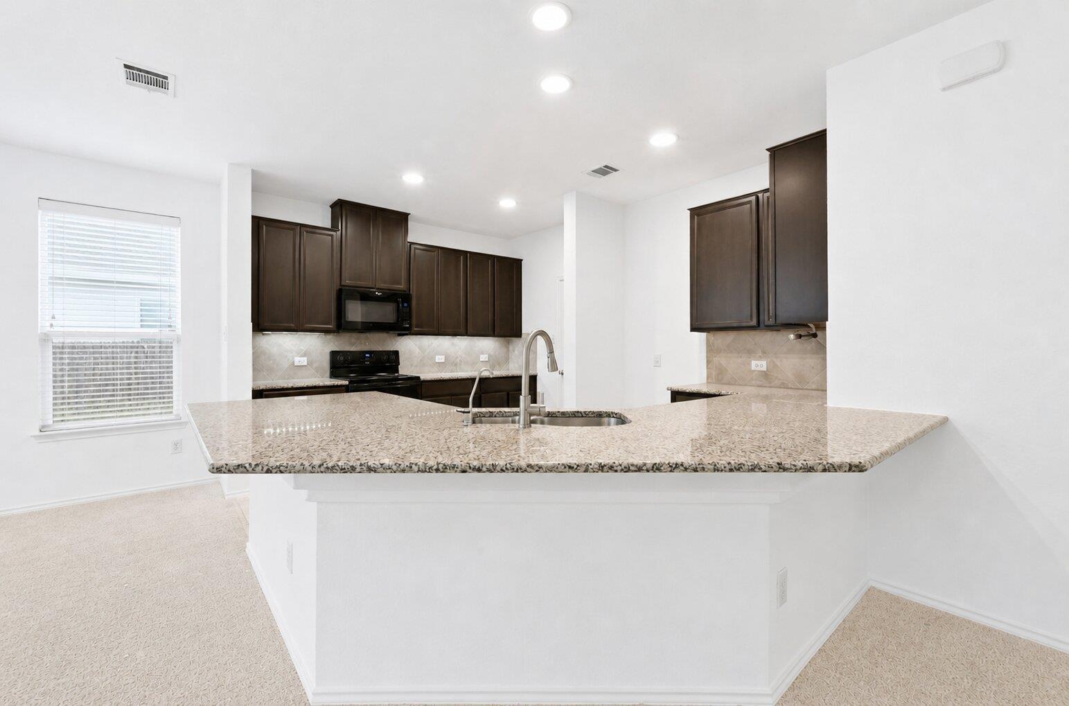160 Phillips Dr, Kyle, TX 78640