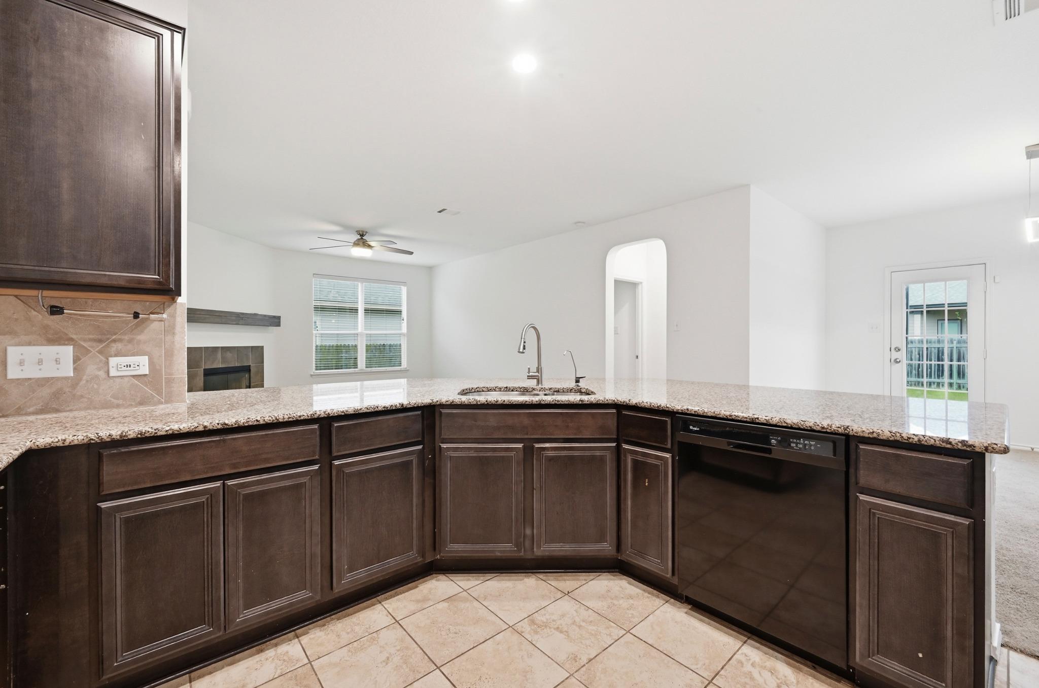 160 Phillips Dr, Kyle, TX 78640