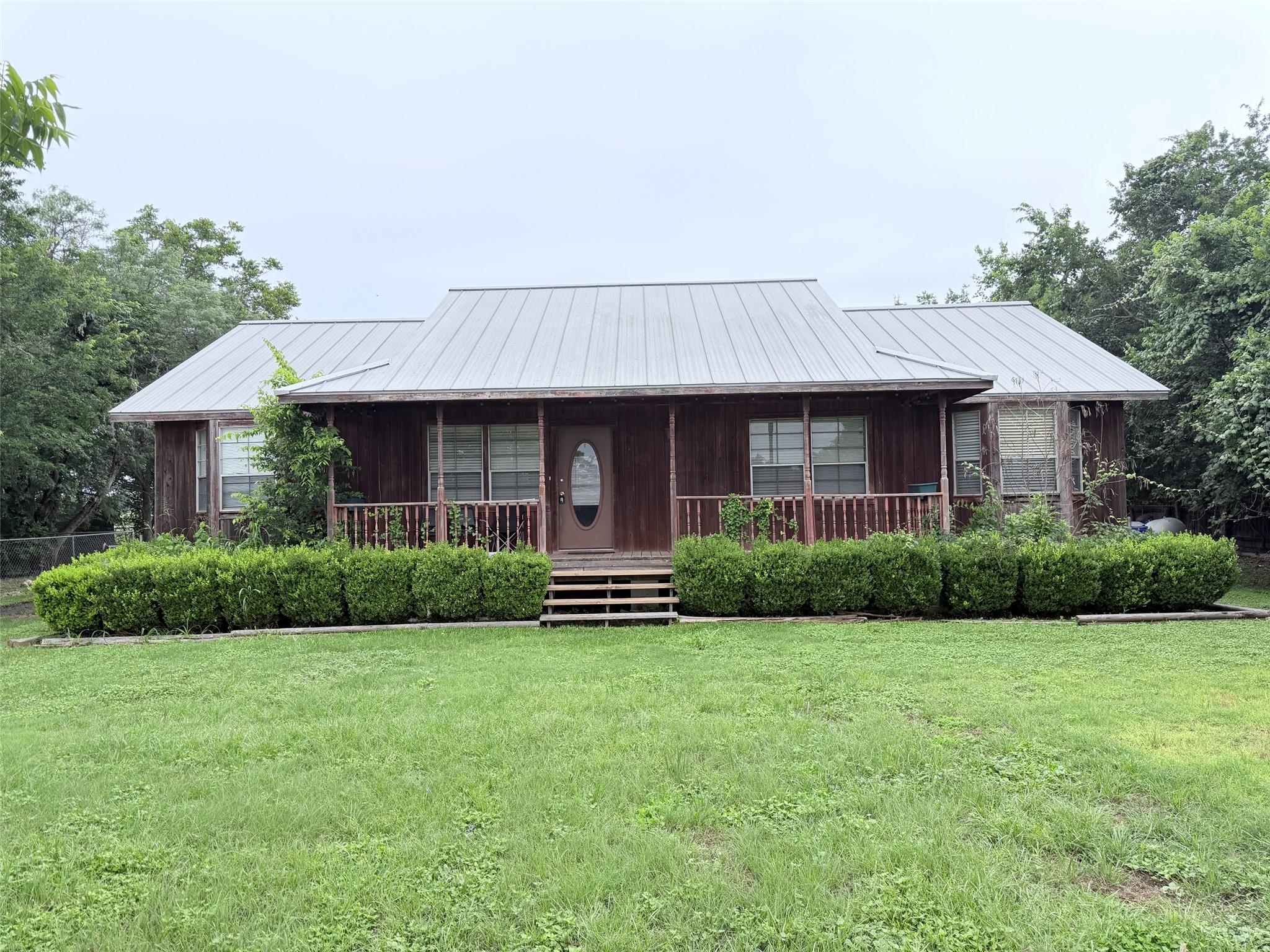 570 W Keanahalululu Ln, Bastrop, TX 78602