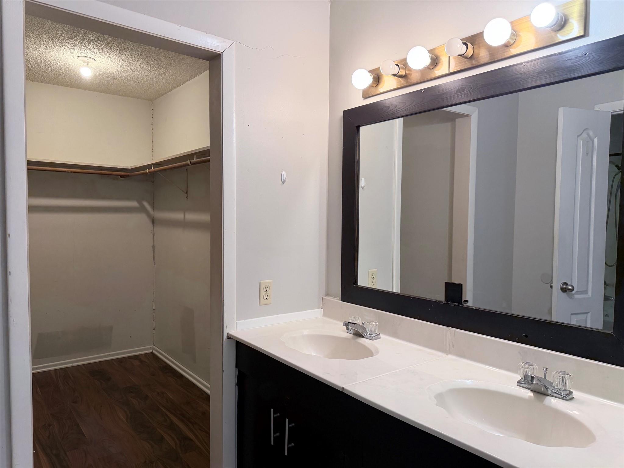 570 W Keanahalululu Ln, Bastrop, TX 78602