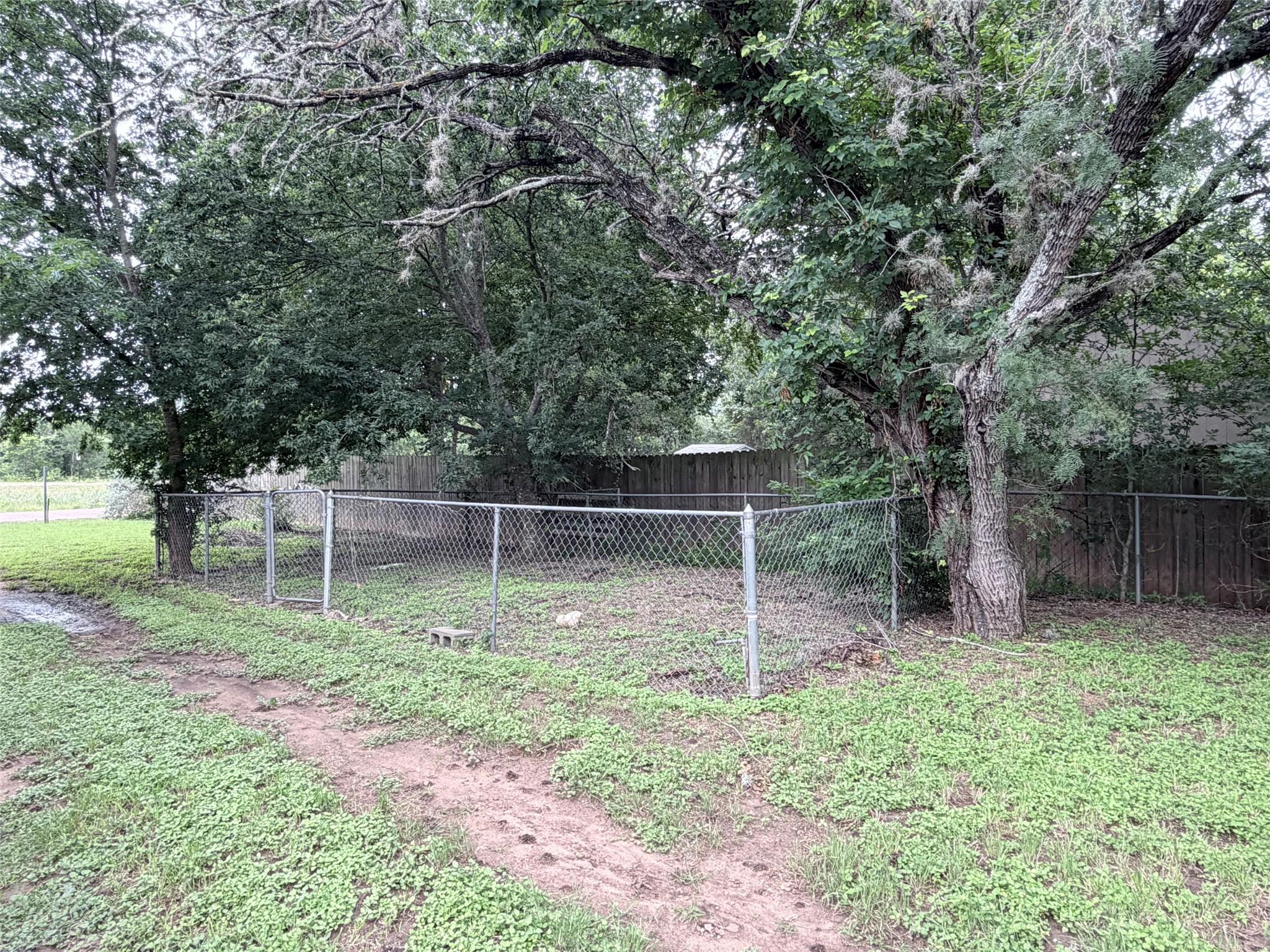 570 W Keanahalululu Ln, Bastrop, TX 78602