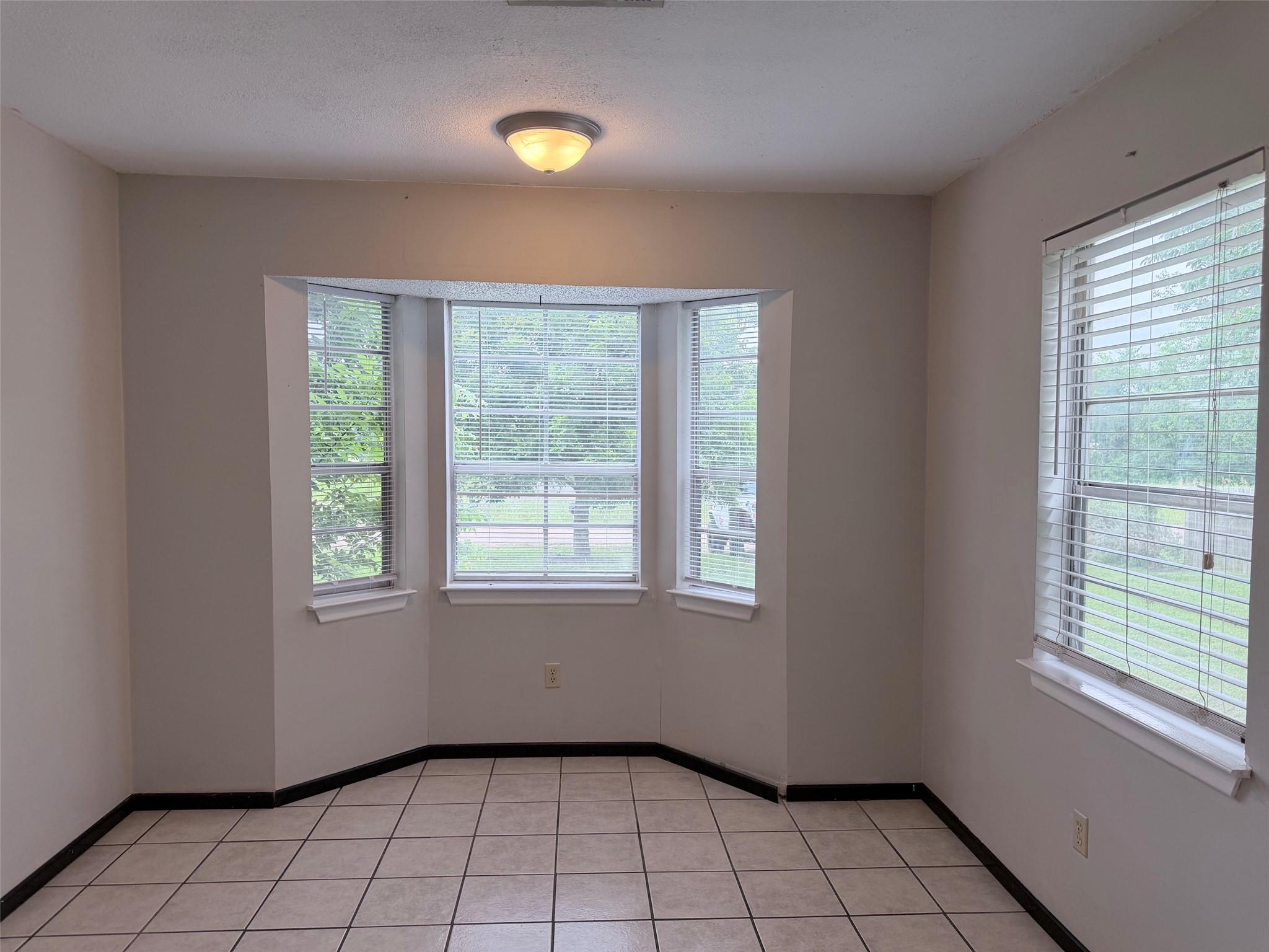 570 W Keanahalululu Ln, Bastrop, TX 78602