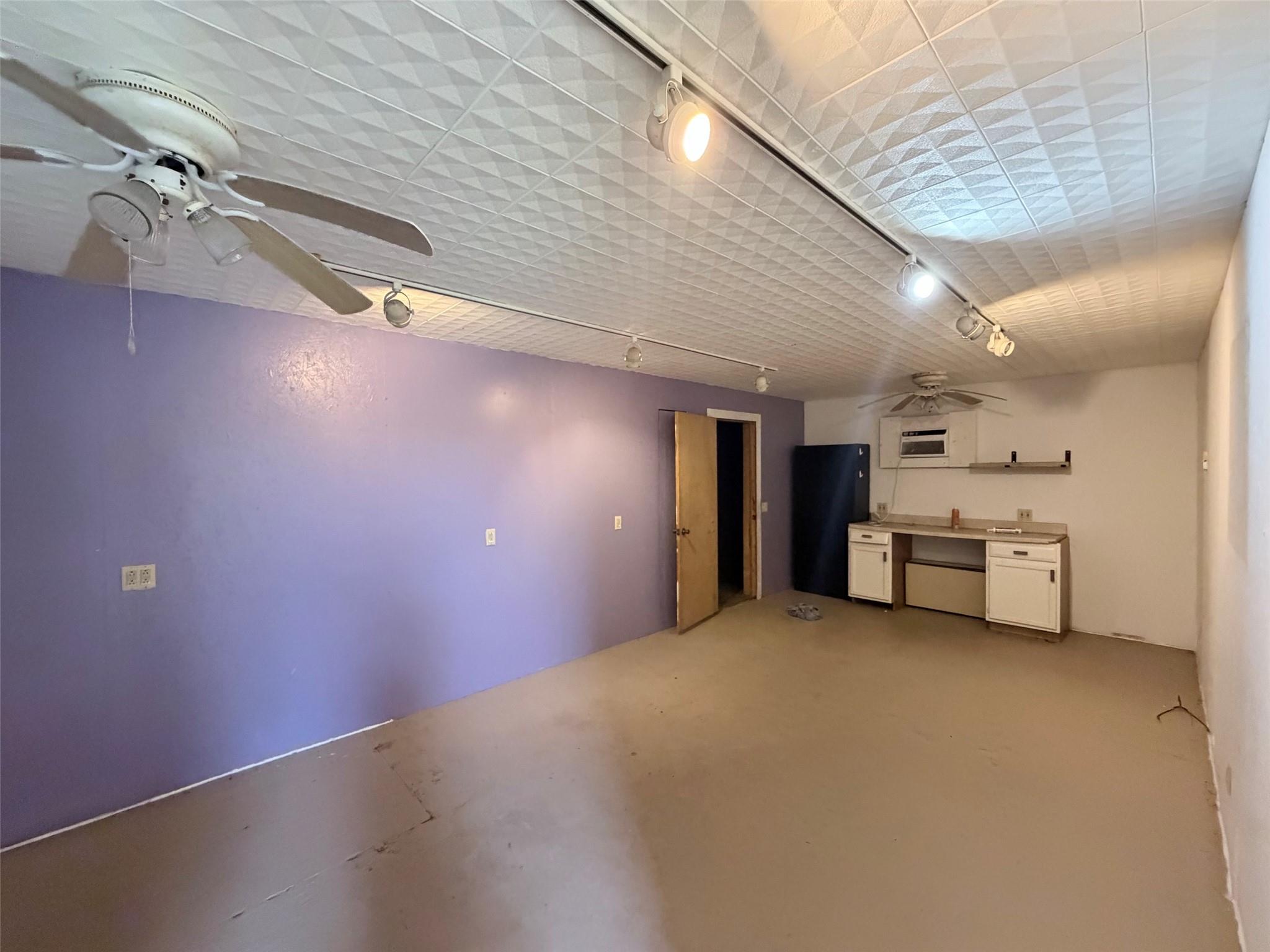 570 W Keanahalululu Ln, Bastrop, TX 78602