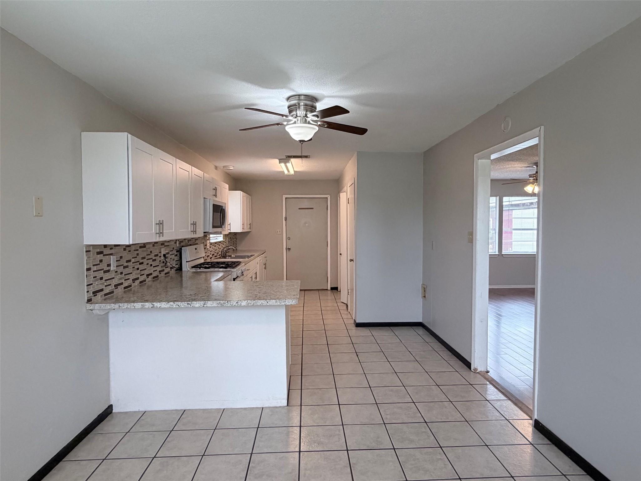 570 W Keanahalululu Ln, Bastrop, TX 78602