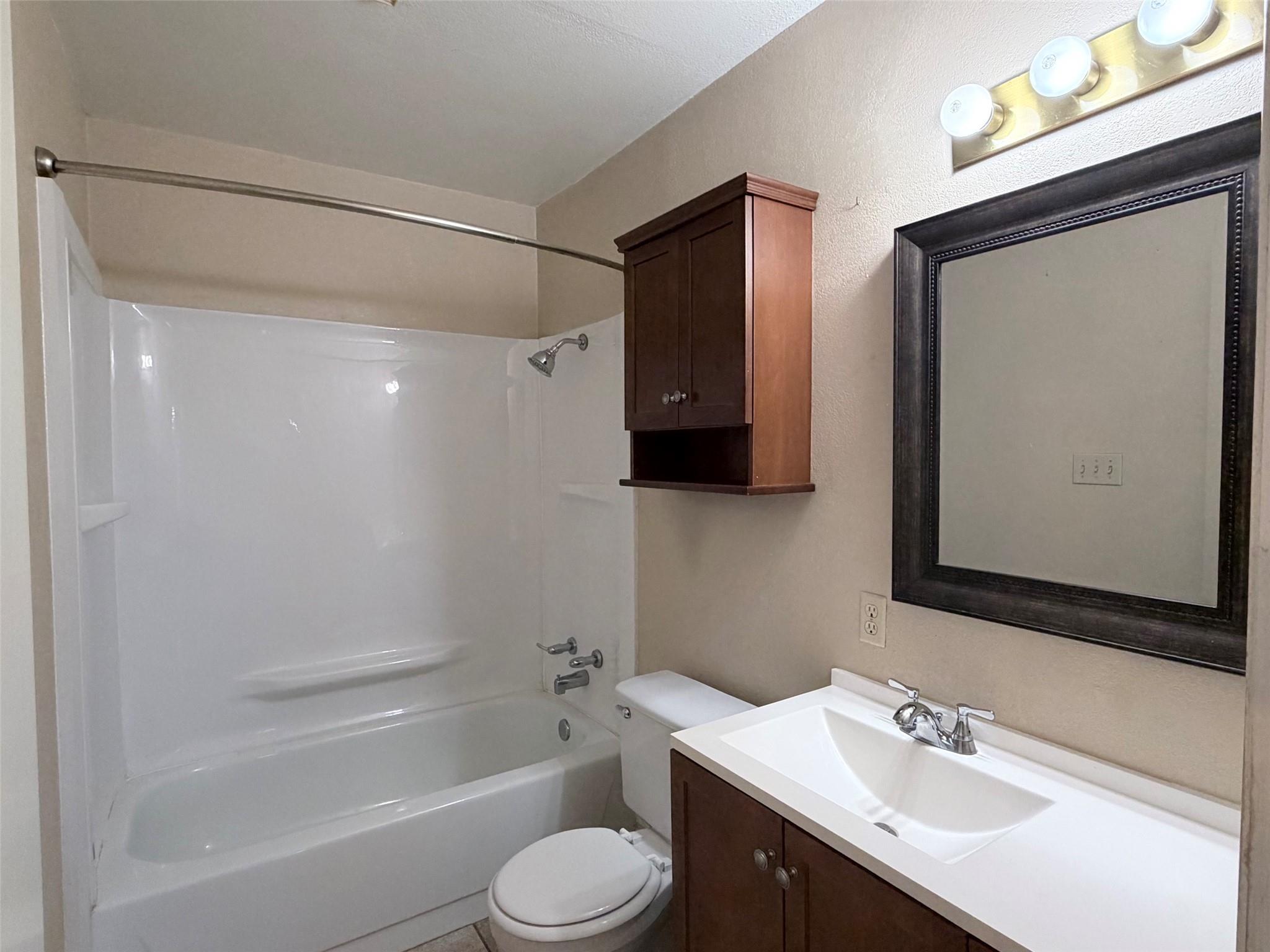 570 W Keanahalululu Ln, Bastrop, TX 78602