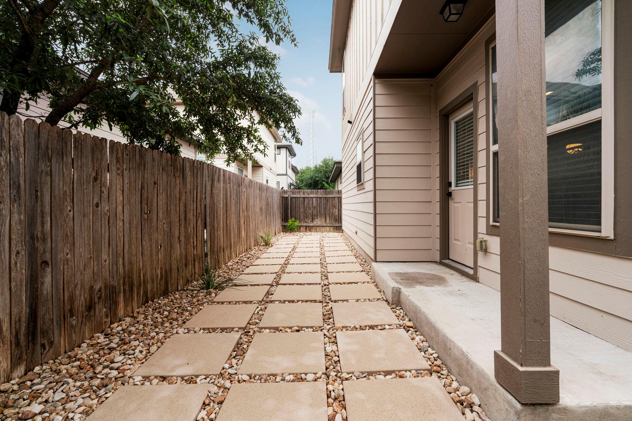 1011 Totis Rd, Austin, TX 78748