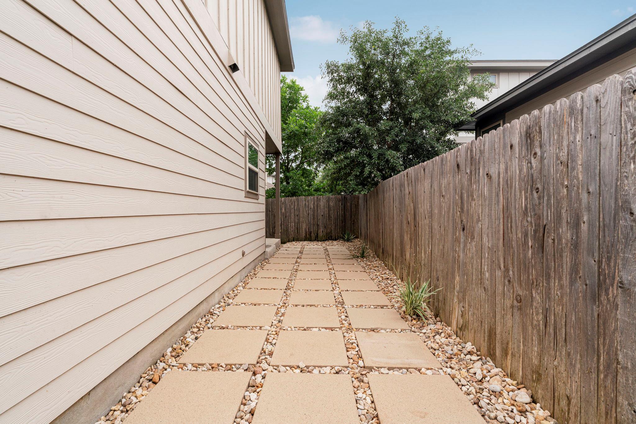 1011 Totis Rd, Austin, TX 78748