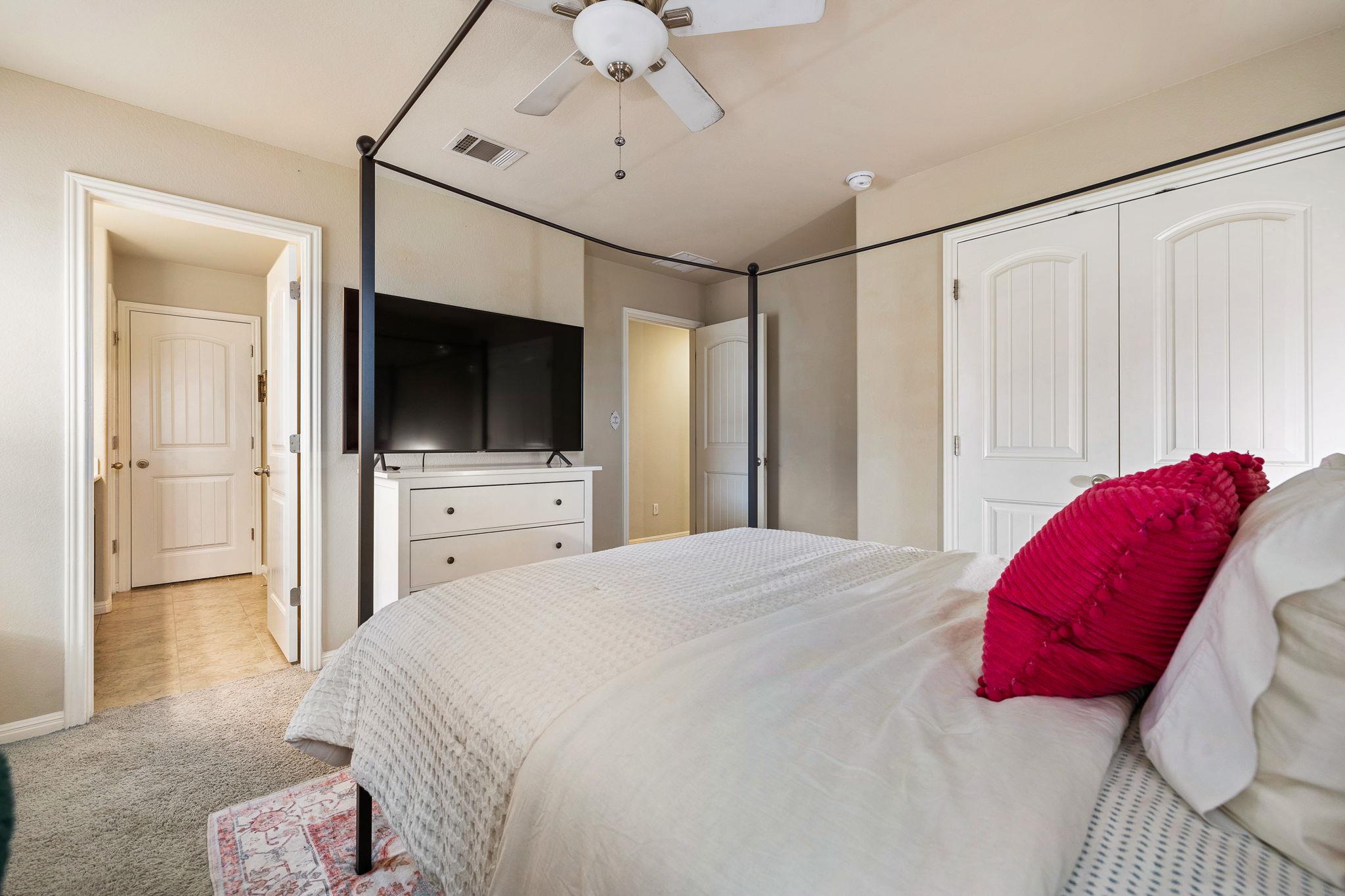 1143 Huntington Trl, Round Rock, TX 78664