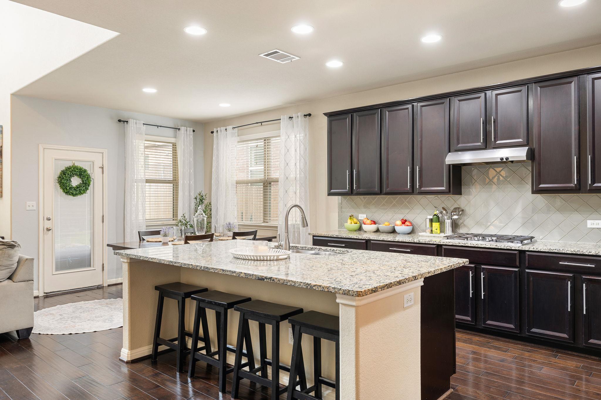 1143 Huntington Trl, Round Rock, TX 78664