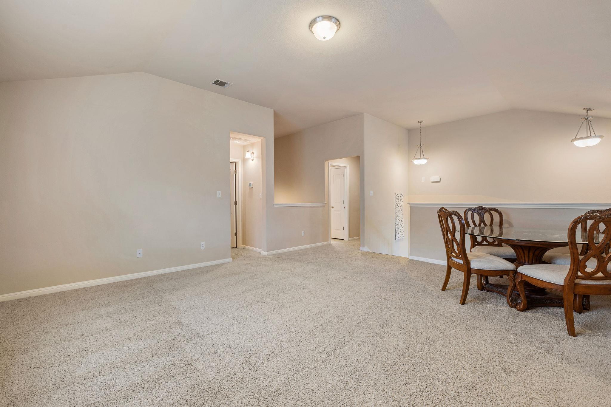 1143 Huntington Trl, Round Rock, TX 78664