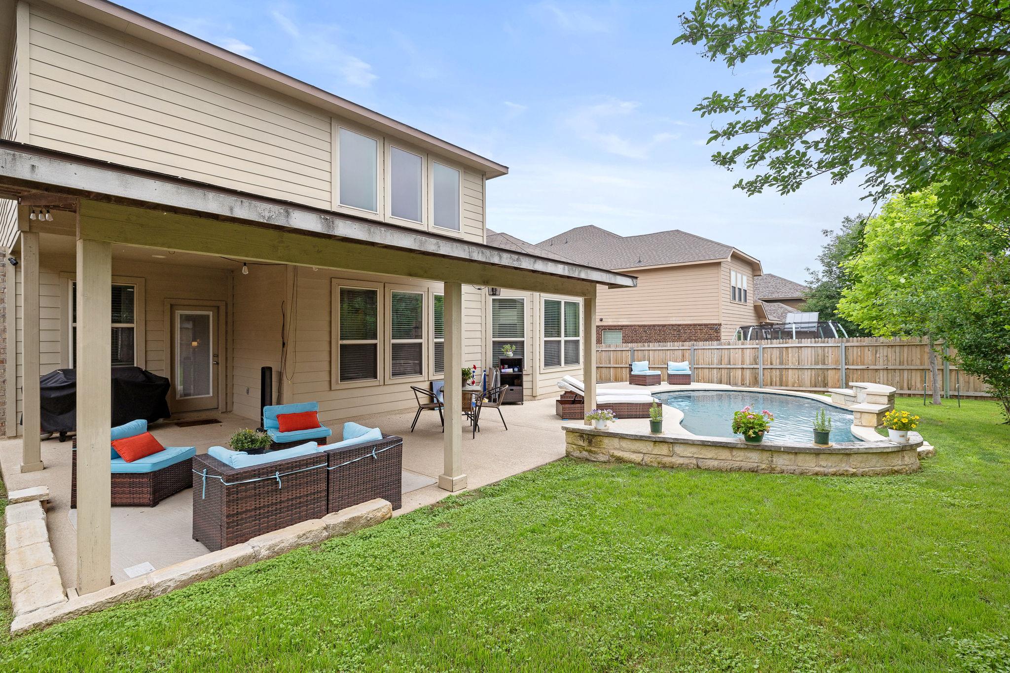 1143 Huntington Trl, Round Rock, TX 78664