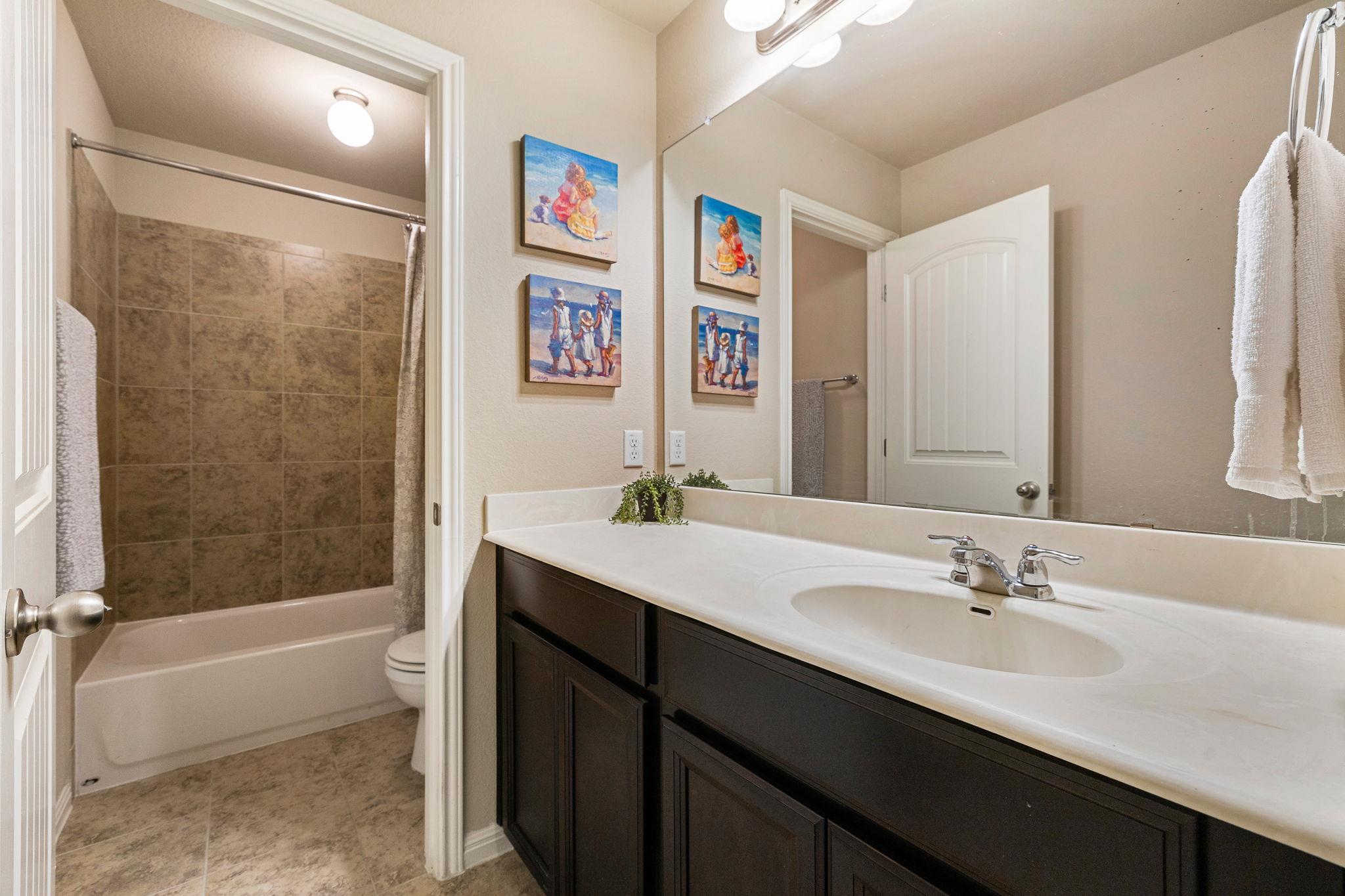 1143 Huntington Trl, Round Rock, TX 78664