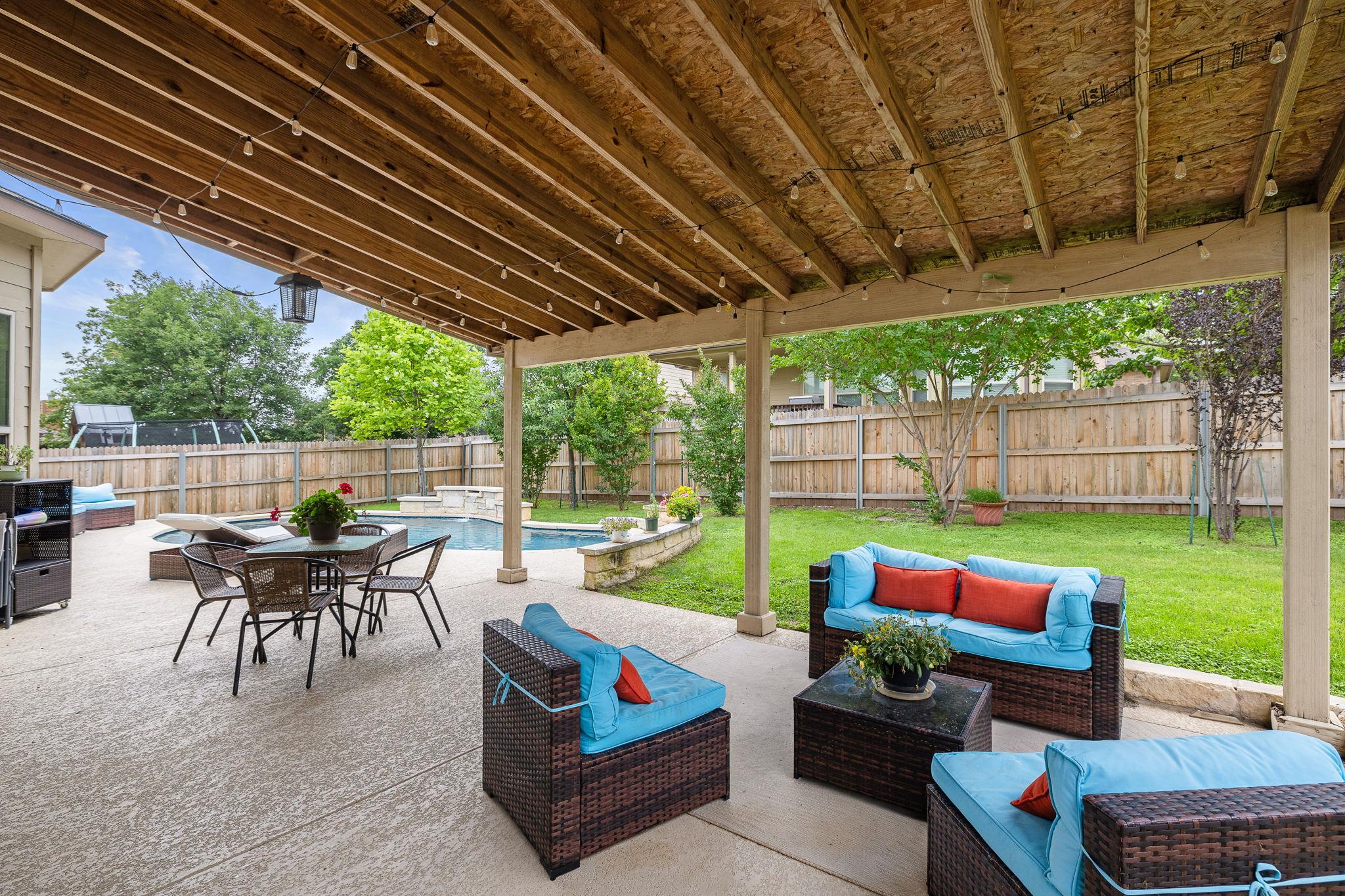 1143 Huntington Trl, Round Rock, TX 78664