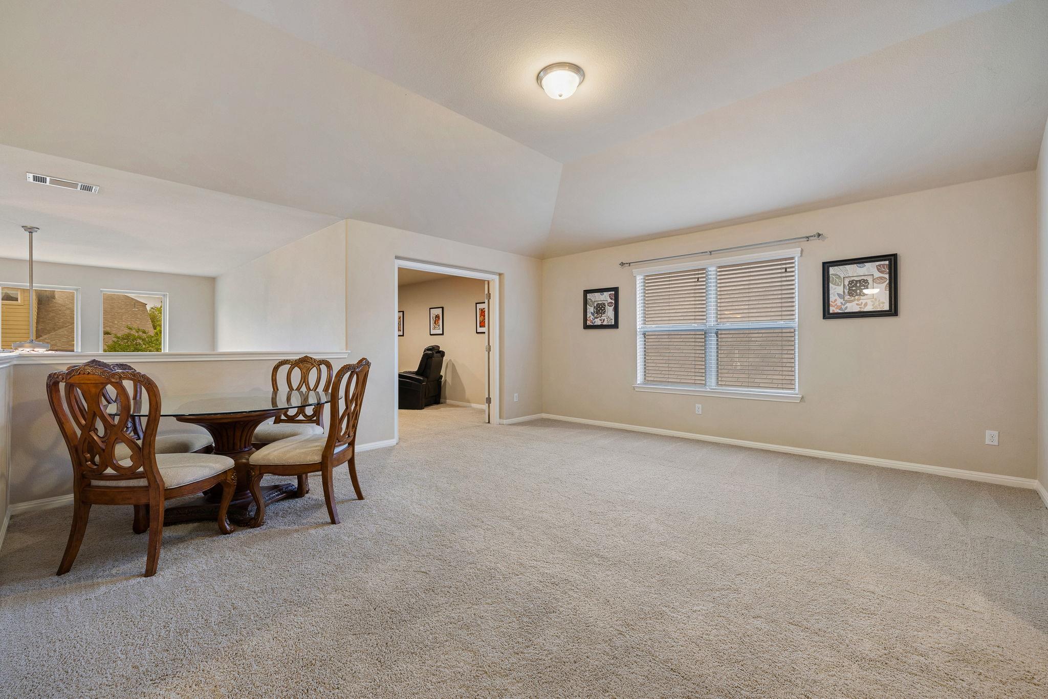 1143 Huntington Trl, Round Rock, TX 78664