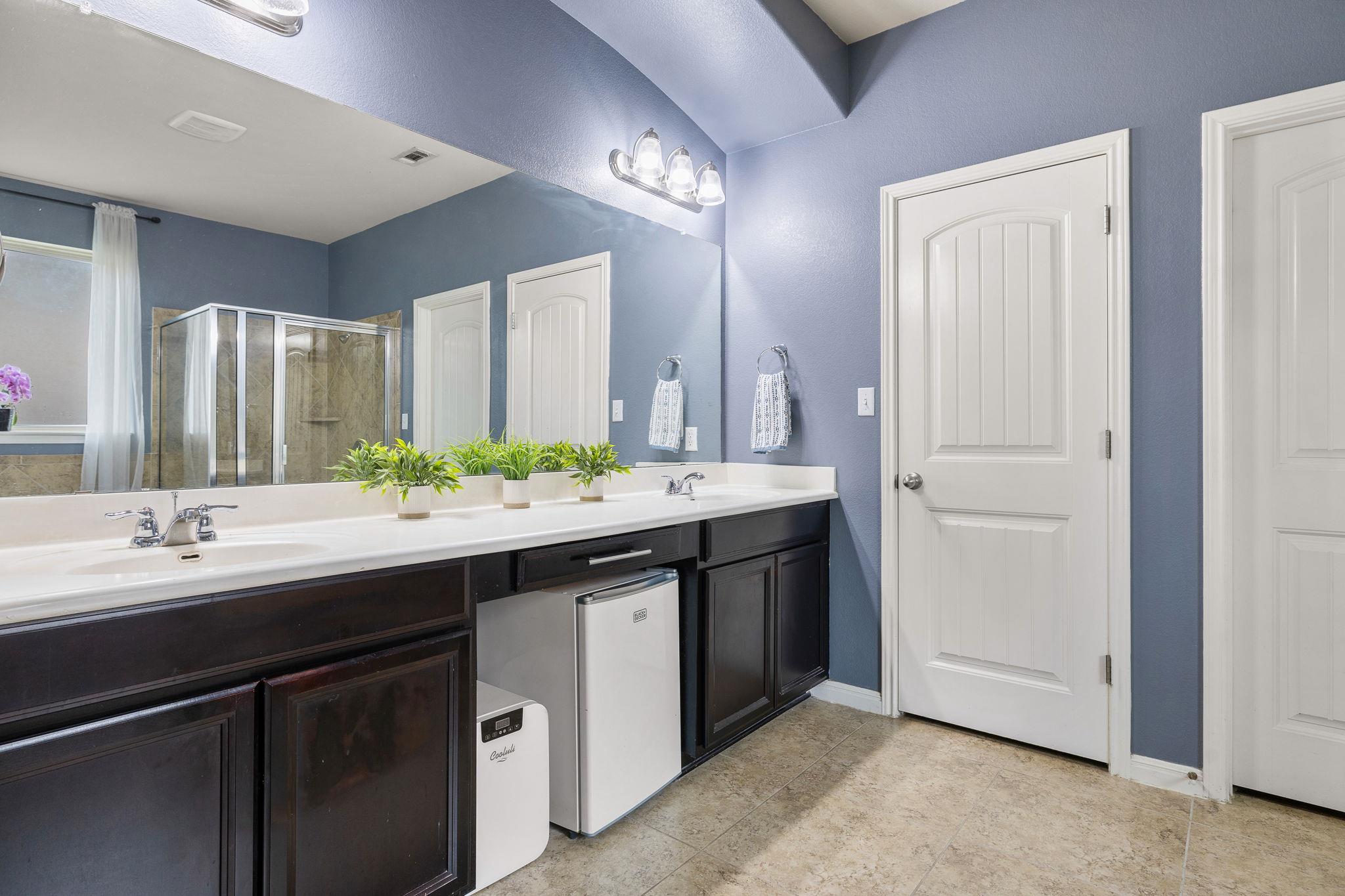 1143 Huntington Trl, Round Rock, TX 78664