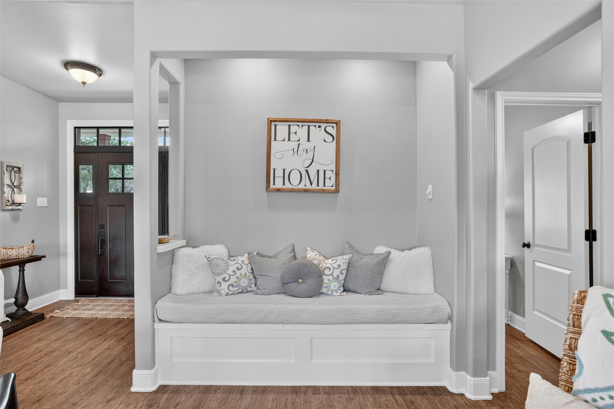 1899 Sunflower Trl, Luling, TX 78648