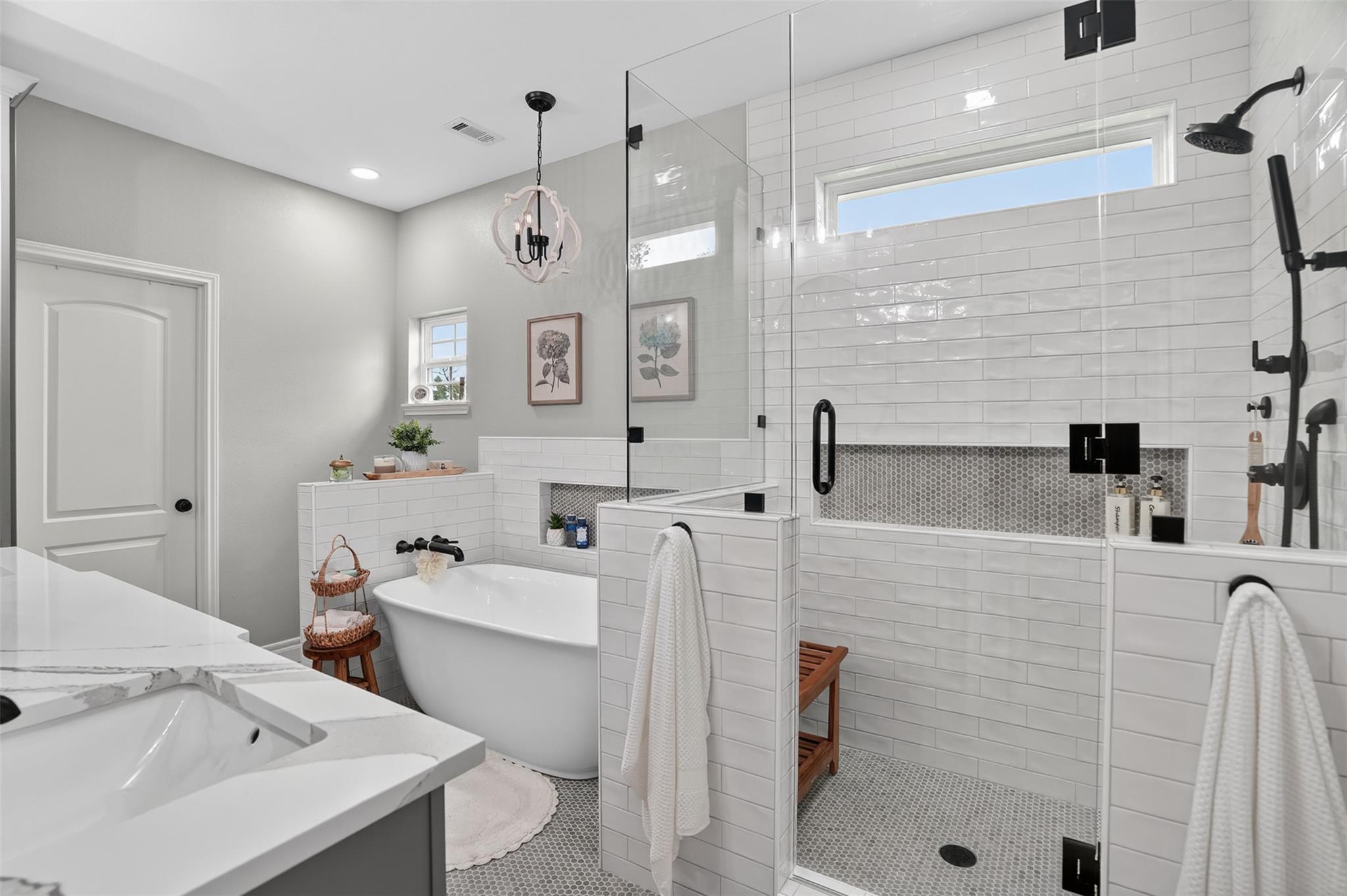 1899 Sunflower Trl, Luling, TX 78648