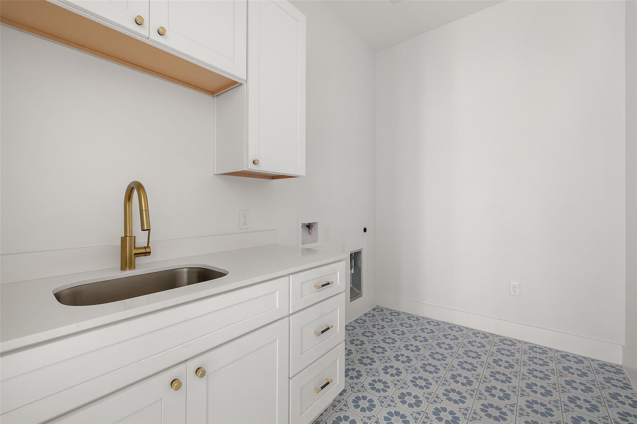 60 War Bonnet, Wimberley, TX 78676