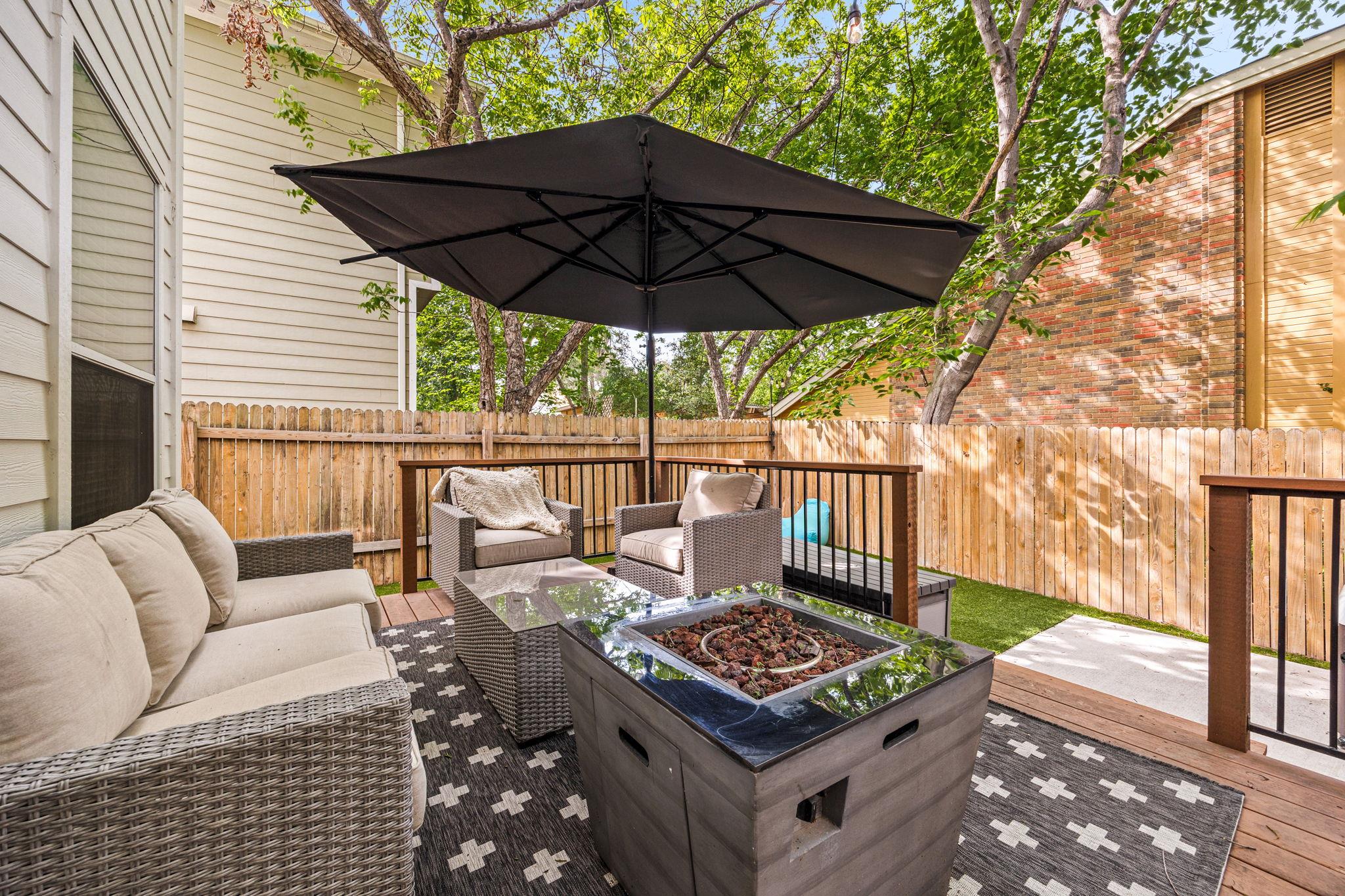 1812 Village Oak Ct, Austin, TX 78704