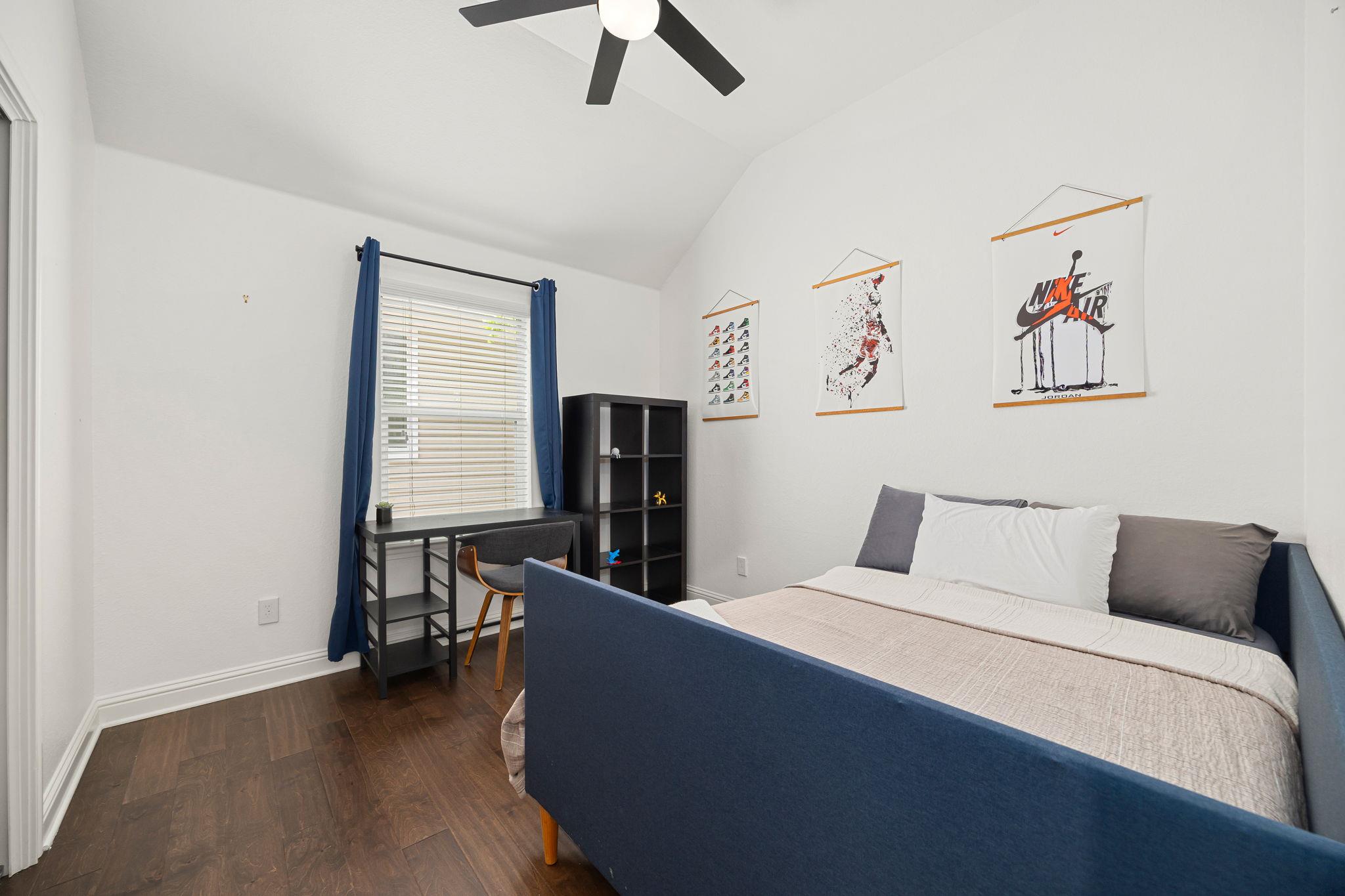 1812 Village Oak Ct, Austin, TX 78704