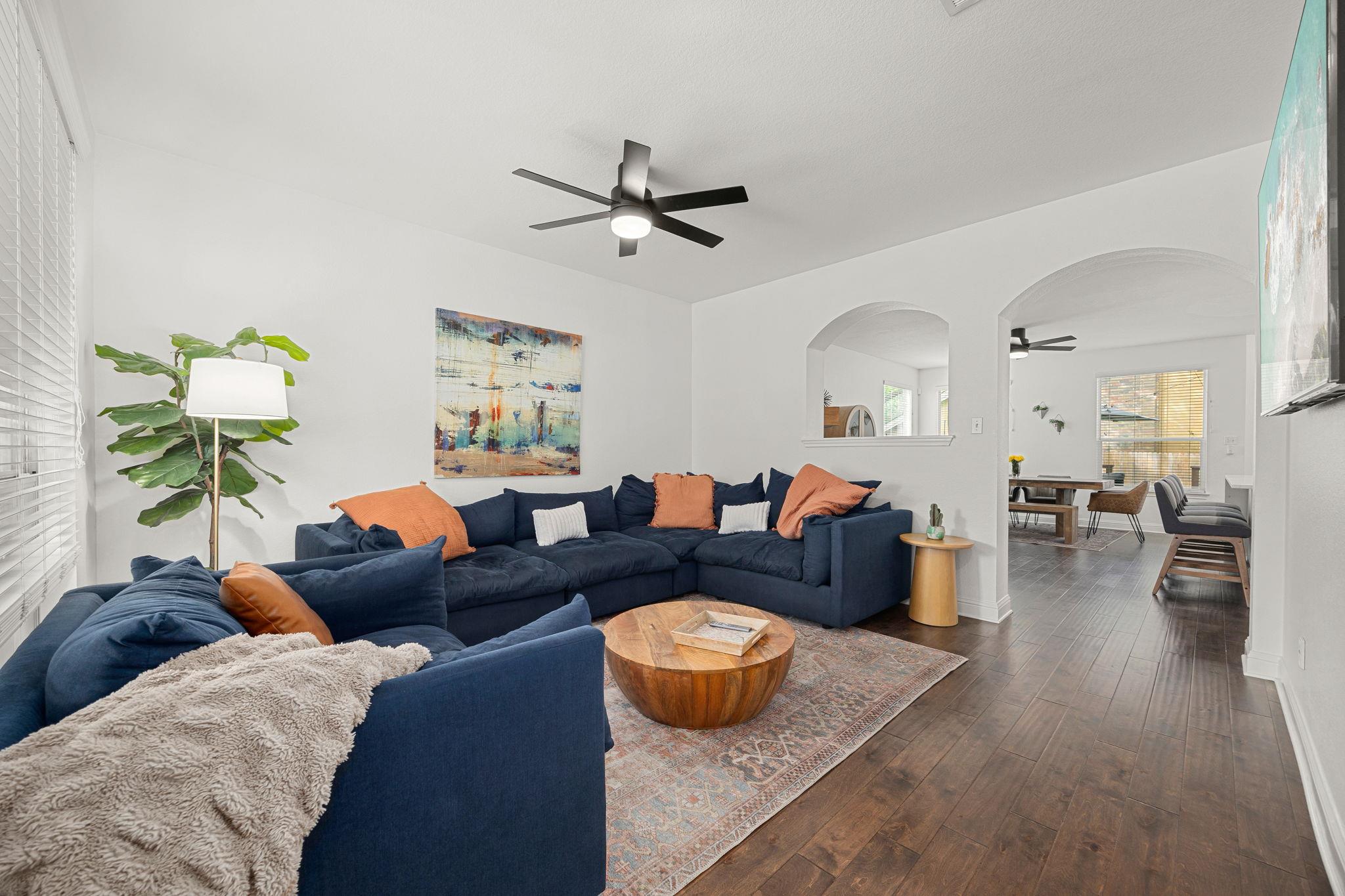 1812 Village Oak Ct, Austin, TX 78704