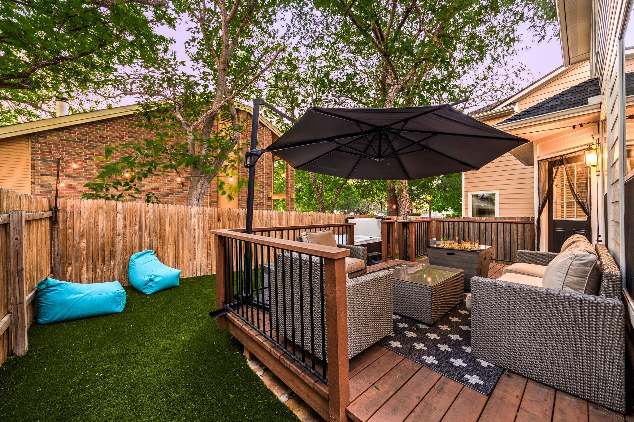 1812 Village Oak Ct, Austin, TX 78704