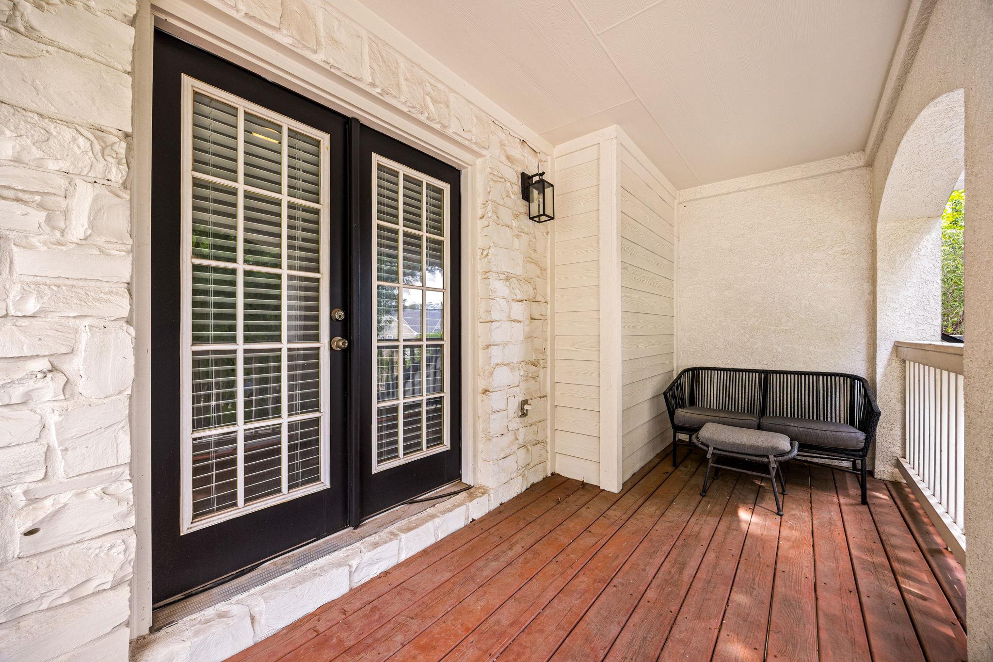 1812 Village Oak Ct, Austin, TX 78704