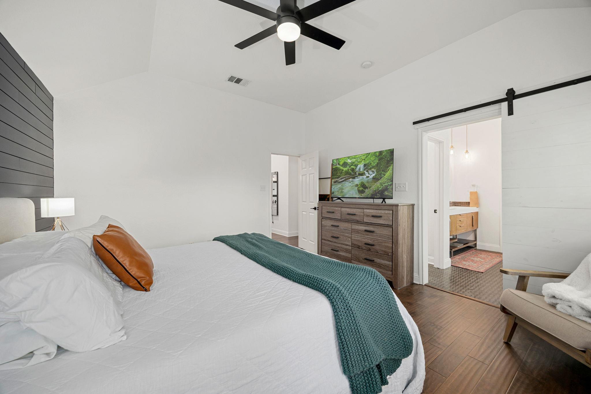 1812 Village Oak Ct, Austin, TX 78704