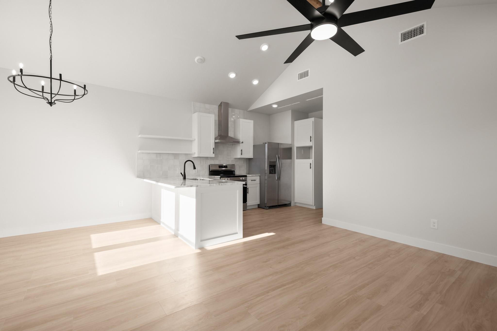 306 S Avenue P Ave # B, Marble Falls, TX 78654