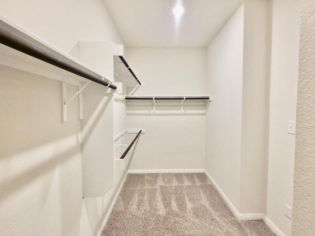 110 Grapefruit Rd, Hutto, TX 78634