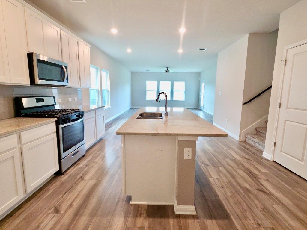 110 Grapefruit Rd, Hutto, TX 78634