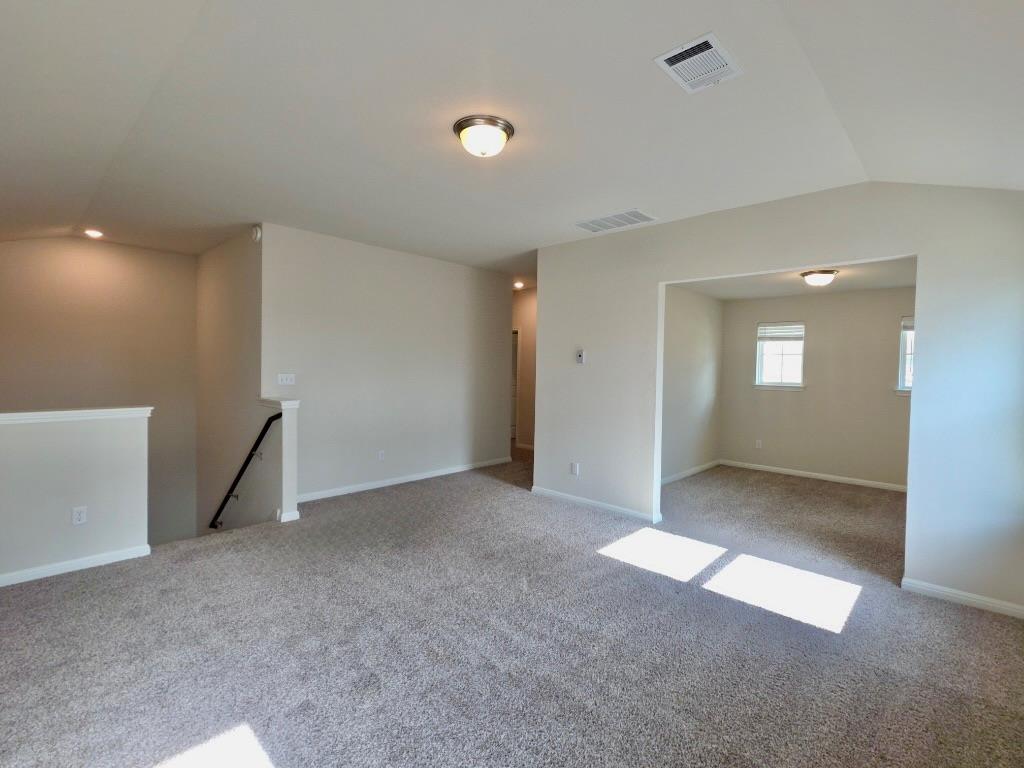 110 Grapefruit Rd, Hutto, TX 78634