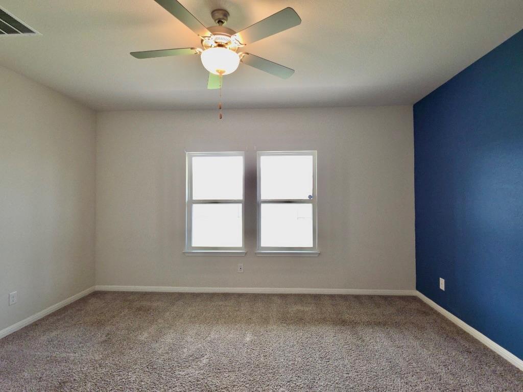 110 Grapefruit Rd, Hutto, TX 78634