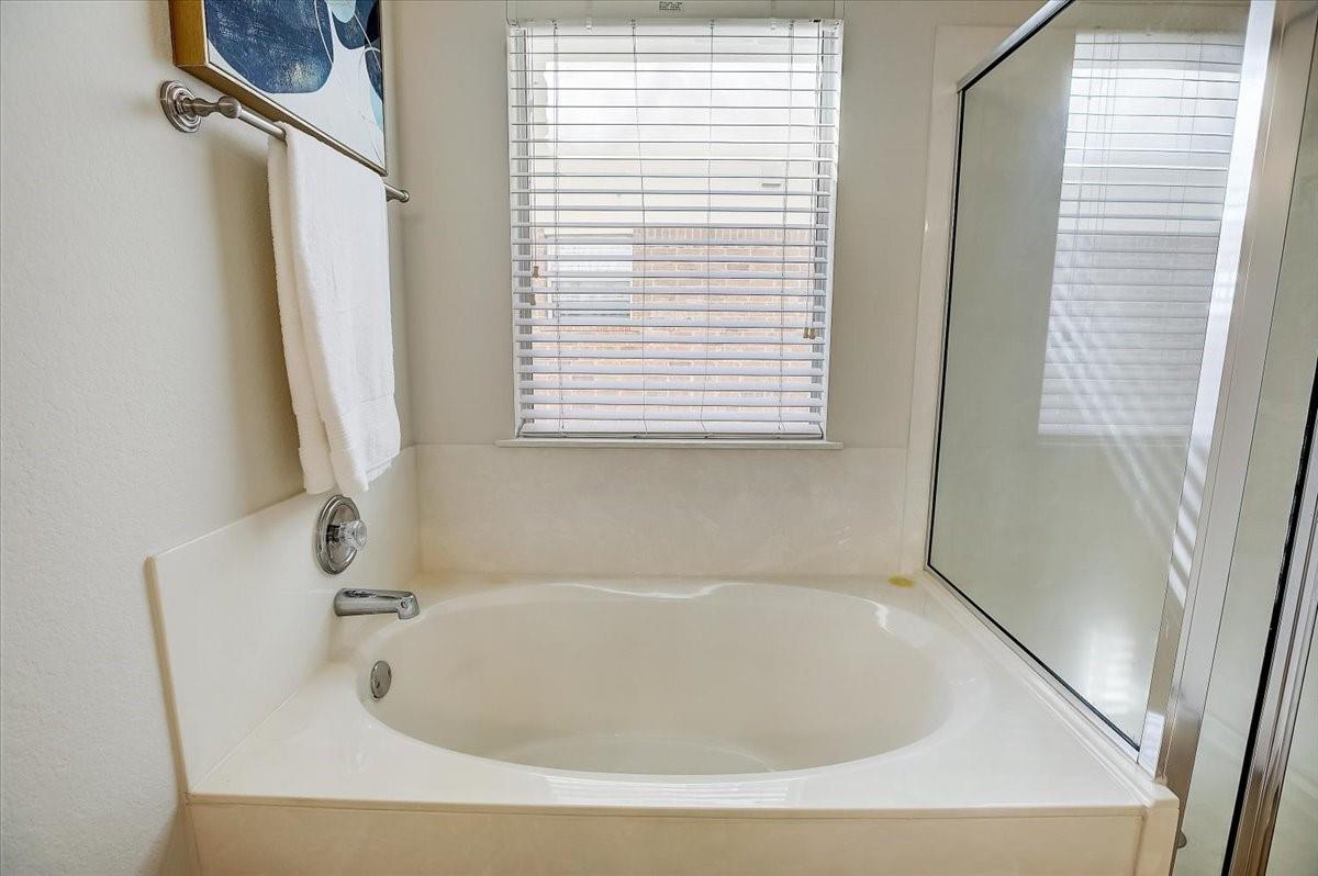 205 Sweet Leaf Ln, Pflugerville, TX 78660
