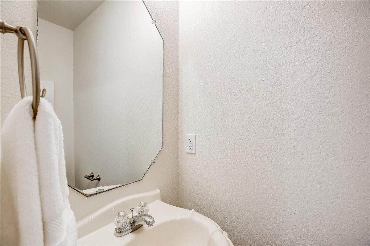 205 Sweet Leaf Ln, Pflugerville, TX 78660