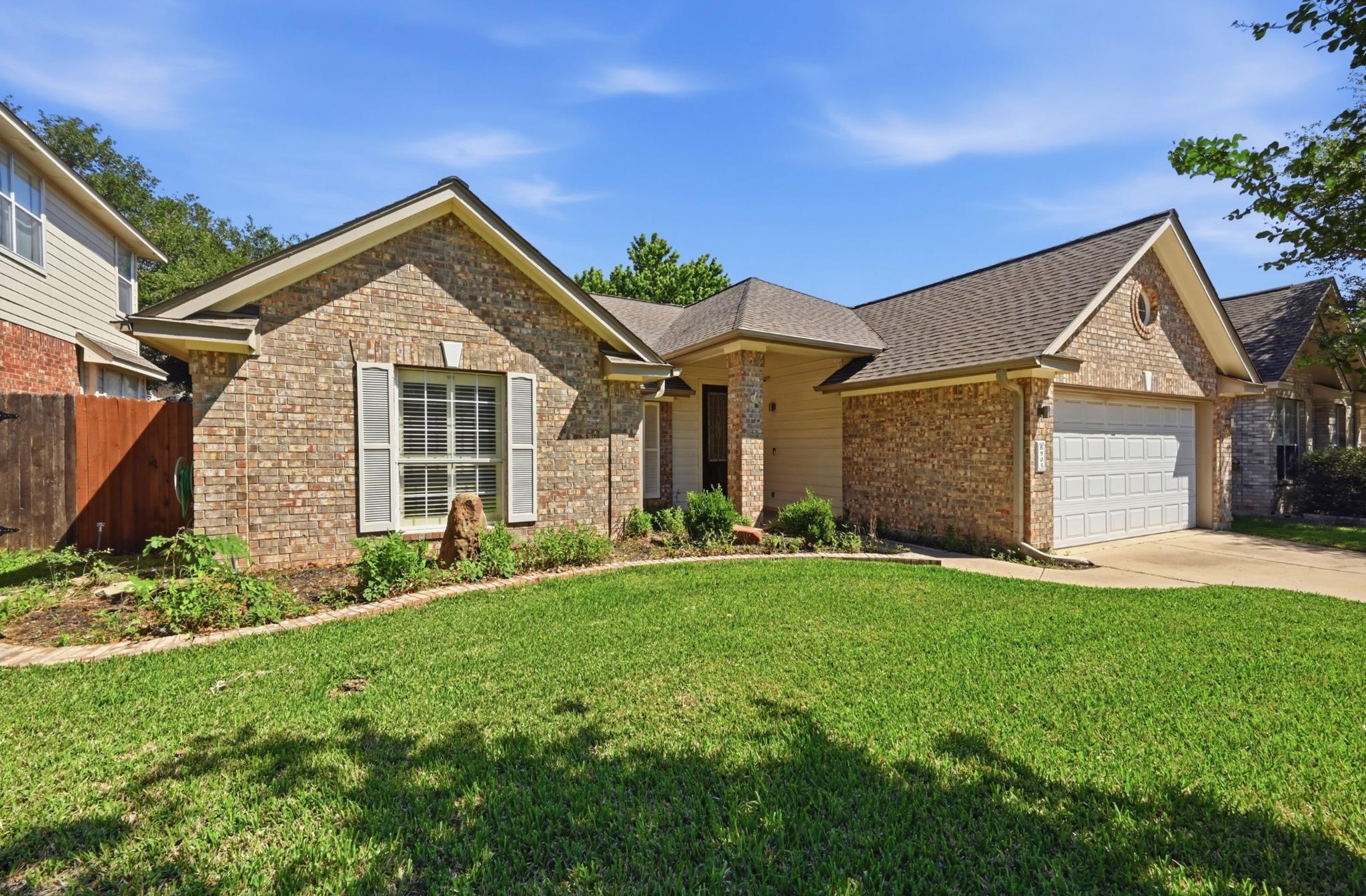 905 Hunters Creek Dr, Cedar Park, TX 78613