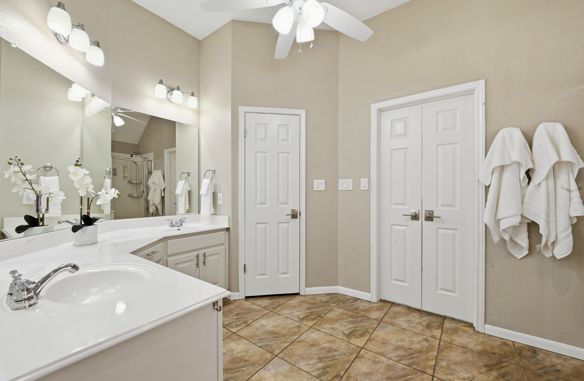 905 Hunters Creek Dr, Cedar Park, TX 78613