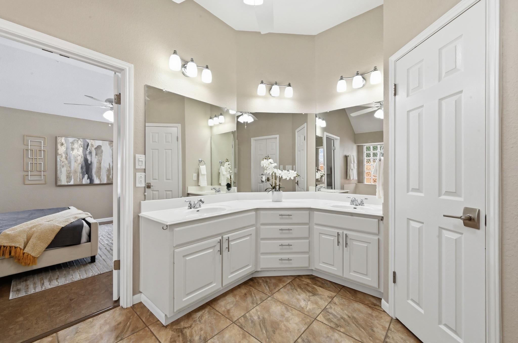 905 Hunters Creek Dr, Cedar Park, TX 78613
