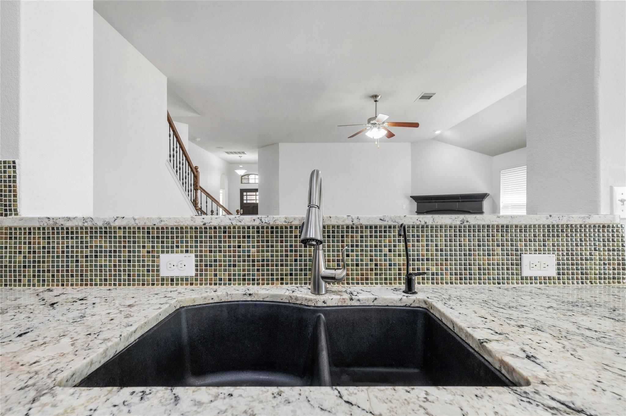 5916 Gunnison Turn Cv, Austin, TX 78738