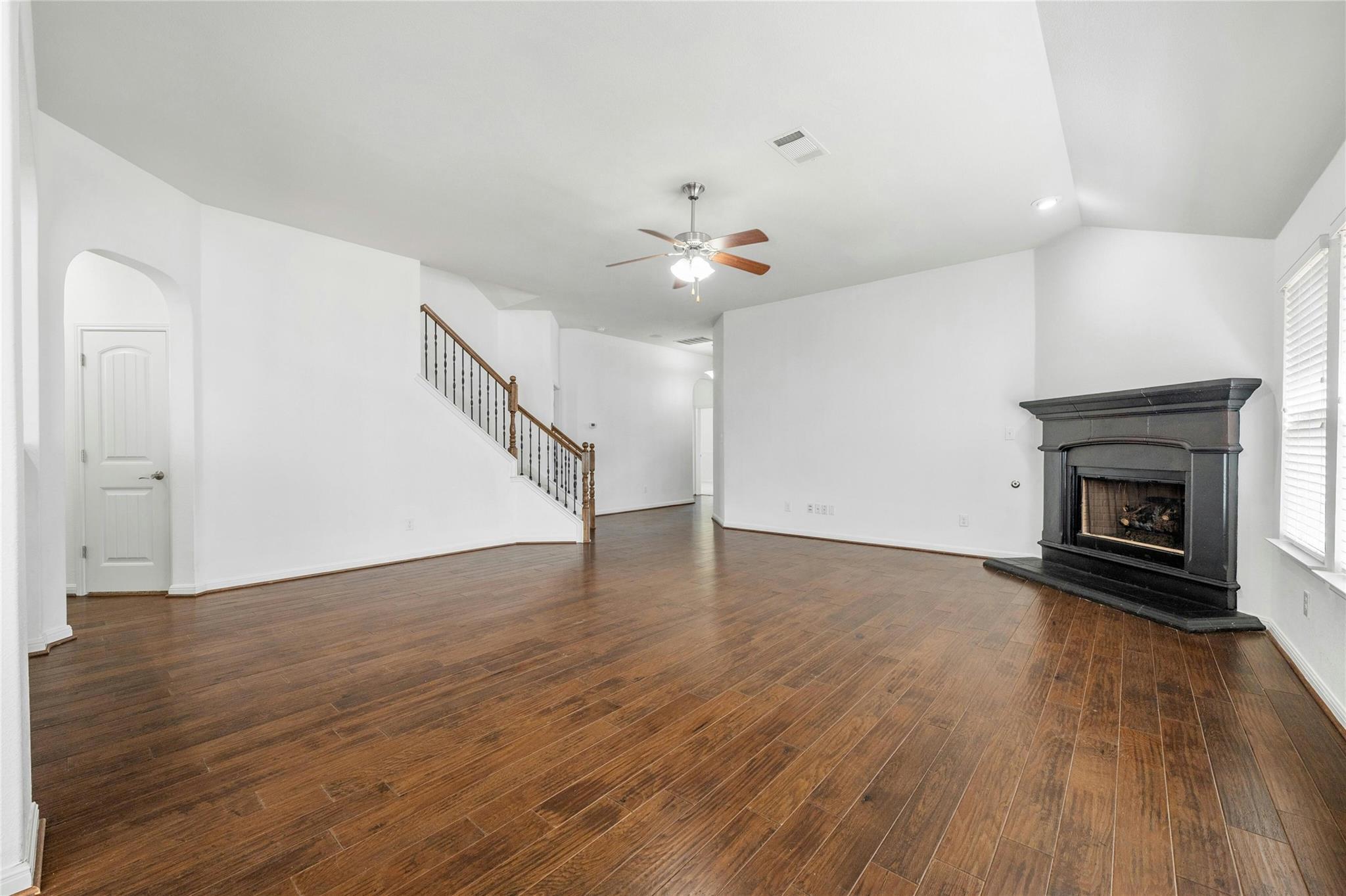5916 Gunnison Turn Cv, Austin, TX 78738