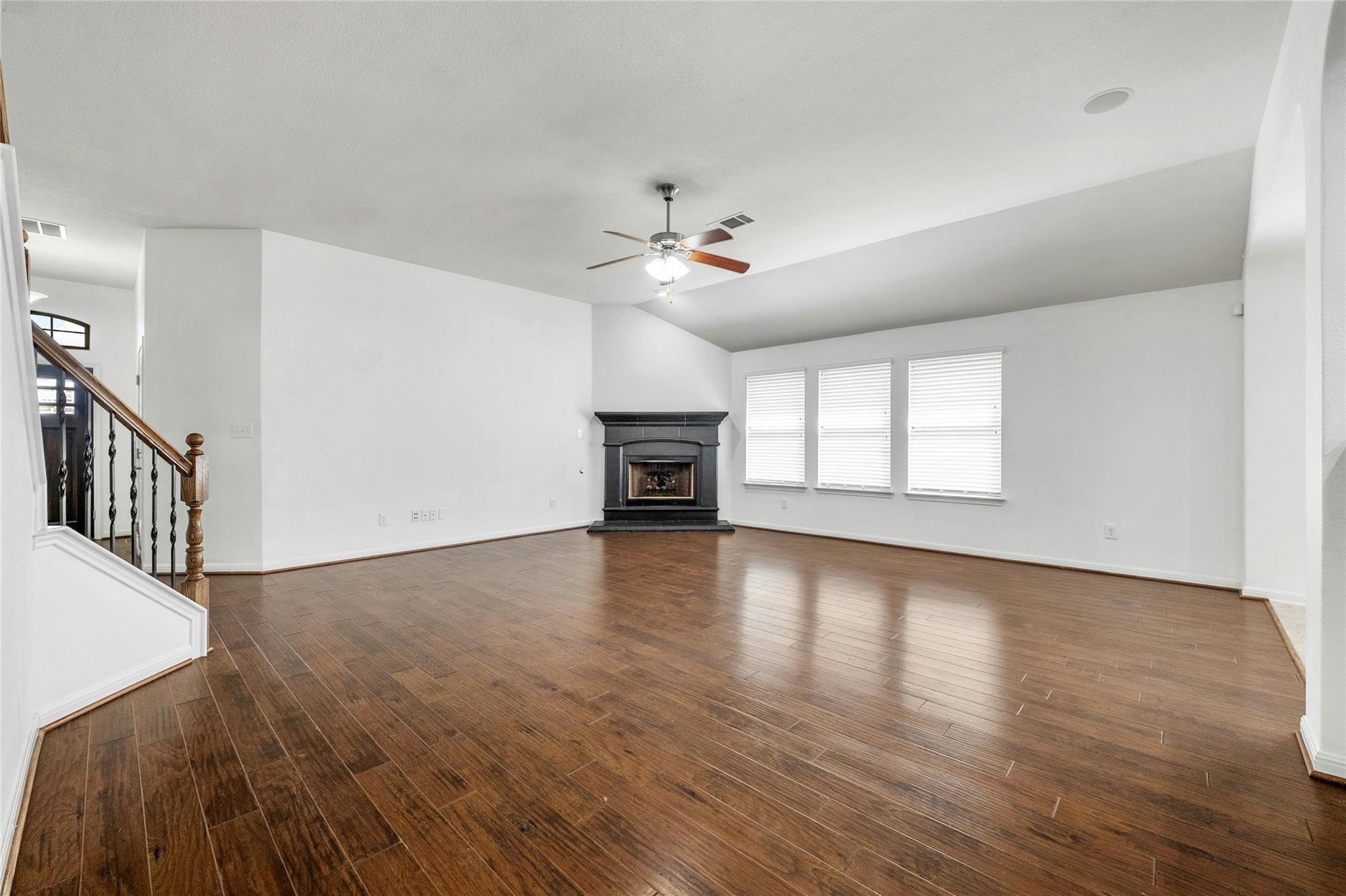 5916 Gunnison Turn Cv, Austin, TX 78738