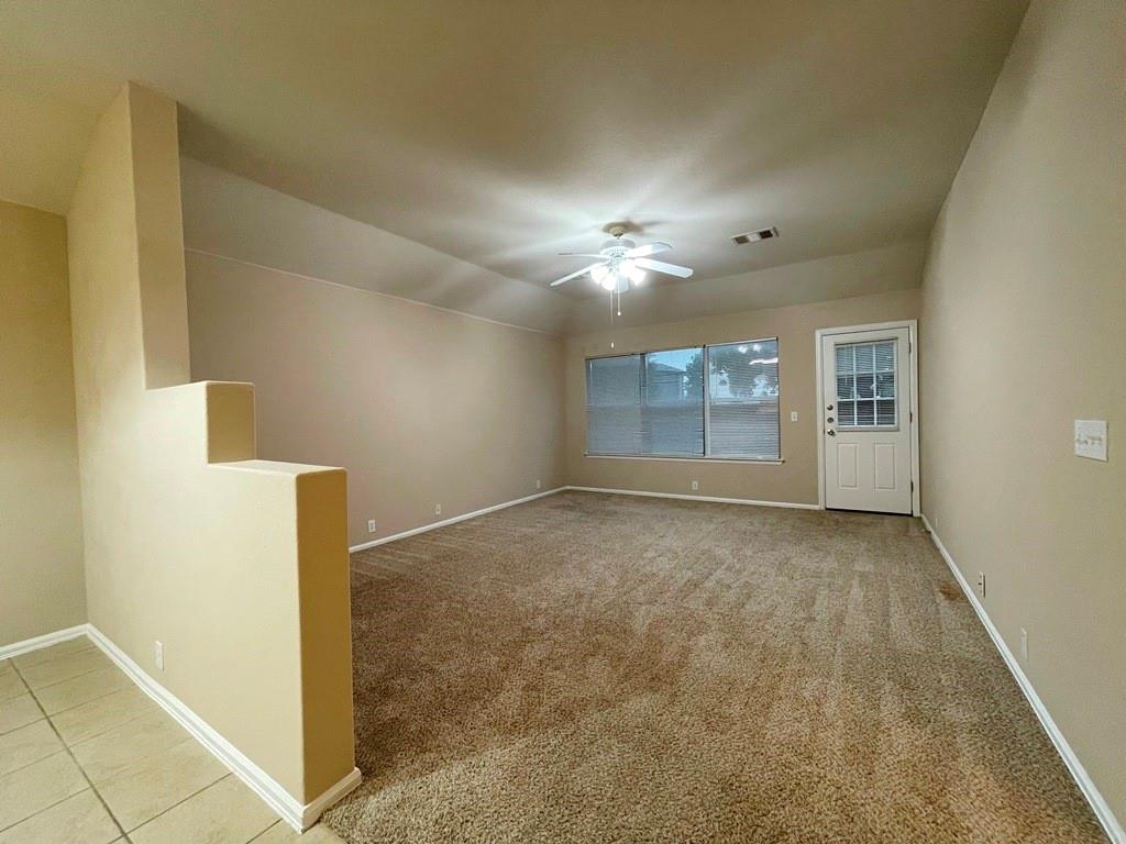376 Spruce Dr, Kyle, TX 78640
