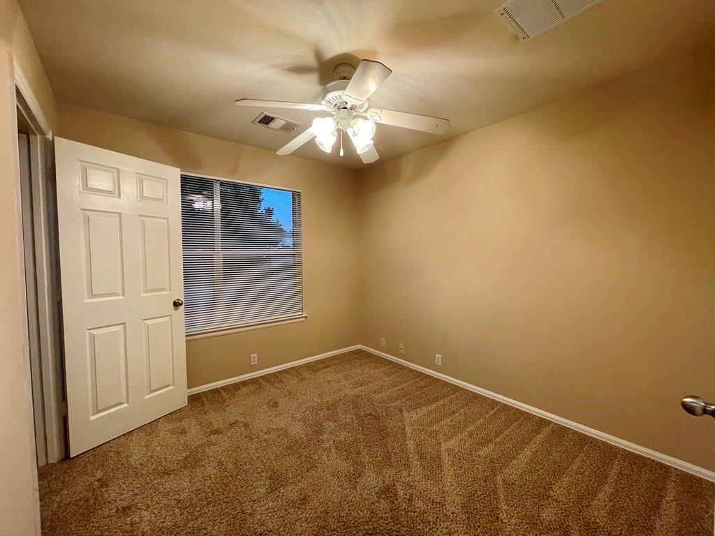 376 Spruce Dr, Kyle, TX 78640