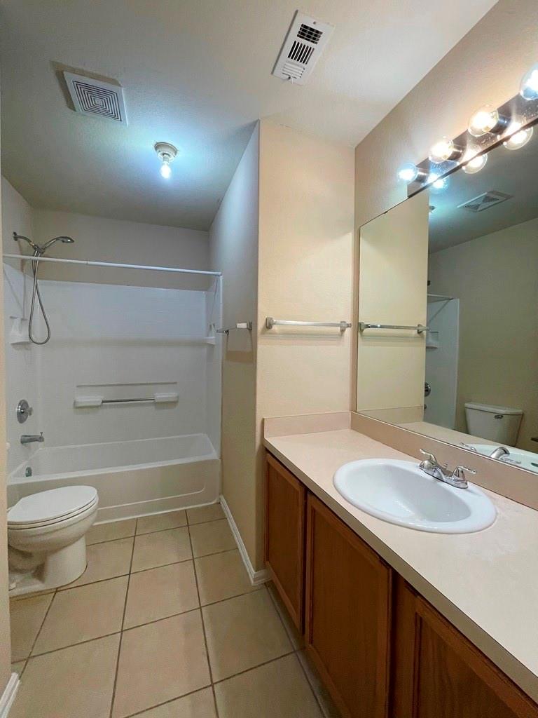 376 Spruce Dr, Kyle, TX 78640