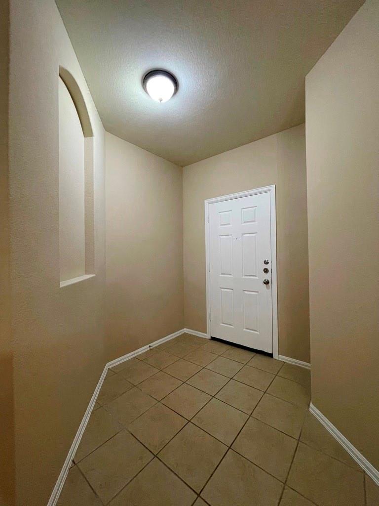 376 Spruce Dr, Kyle, TX 78640