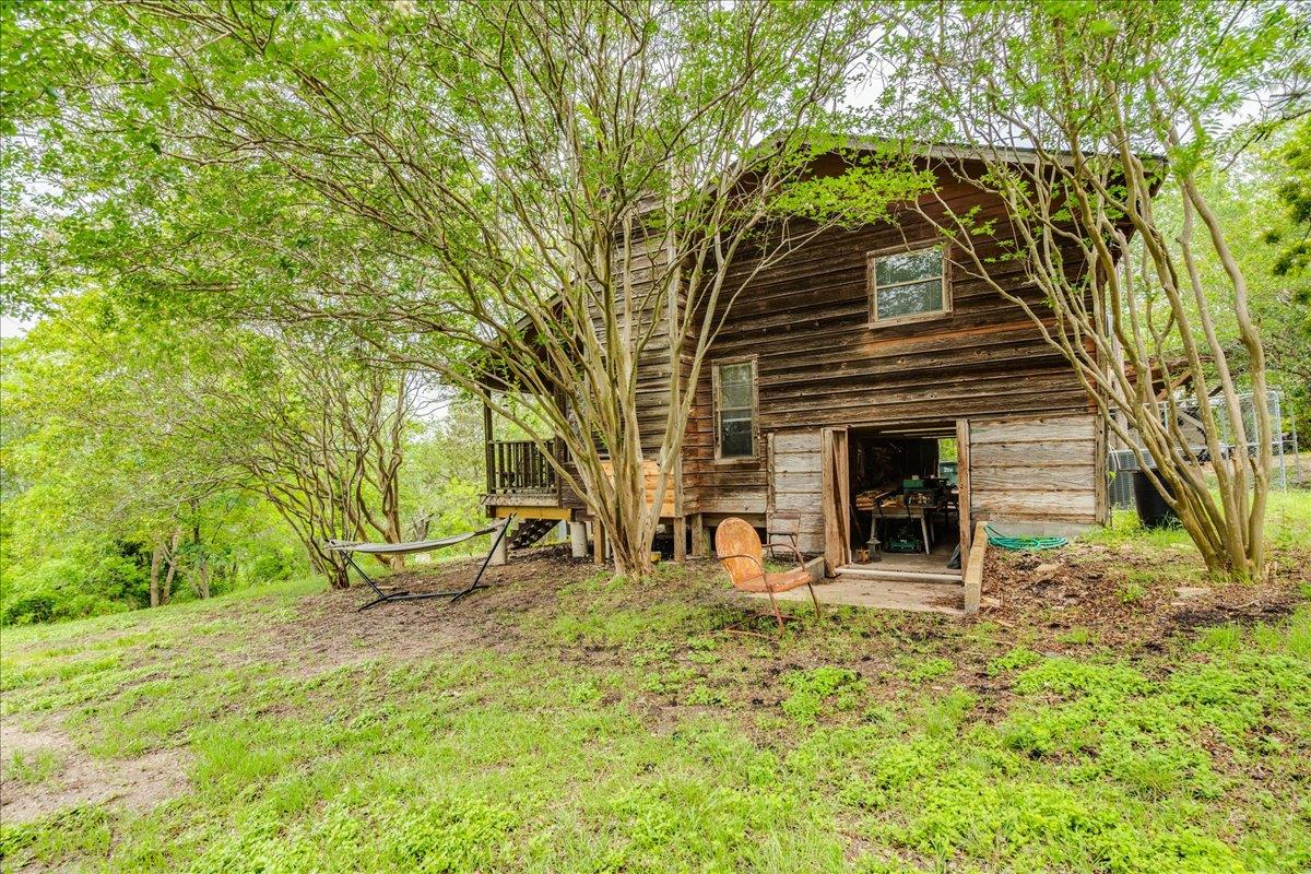 921 Peggys Cv, Kyle, TX 78640