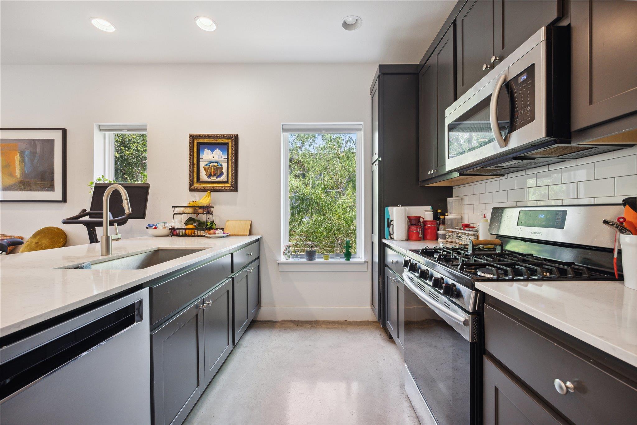 5006 Baker St # B, Austin, TX 78721