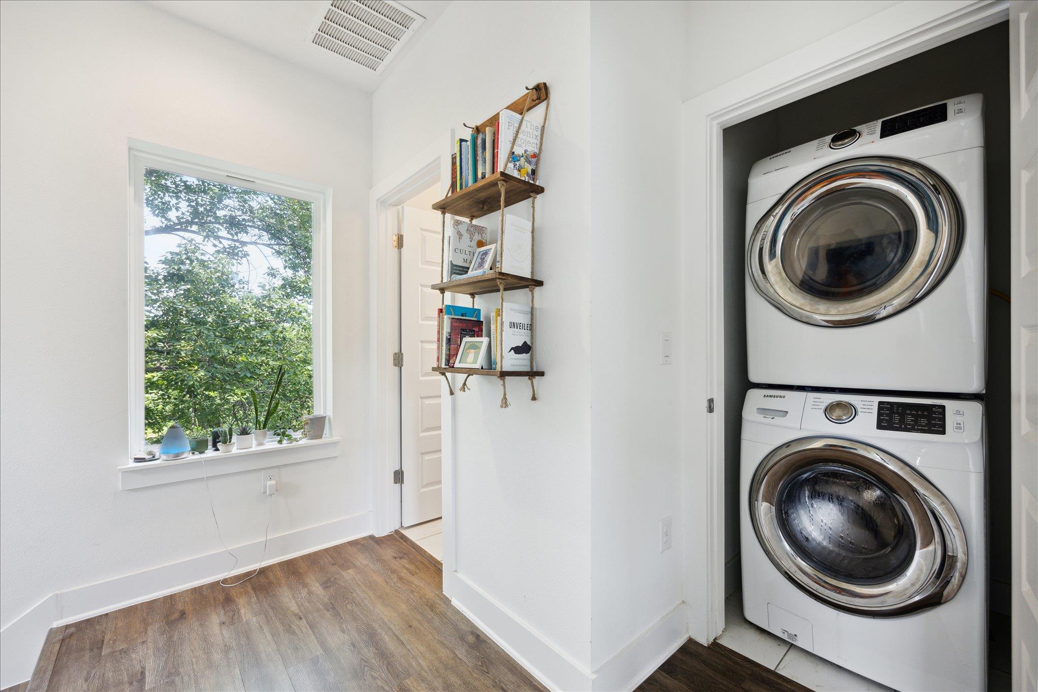 5006 Baker St # B, Austin, TX 78721