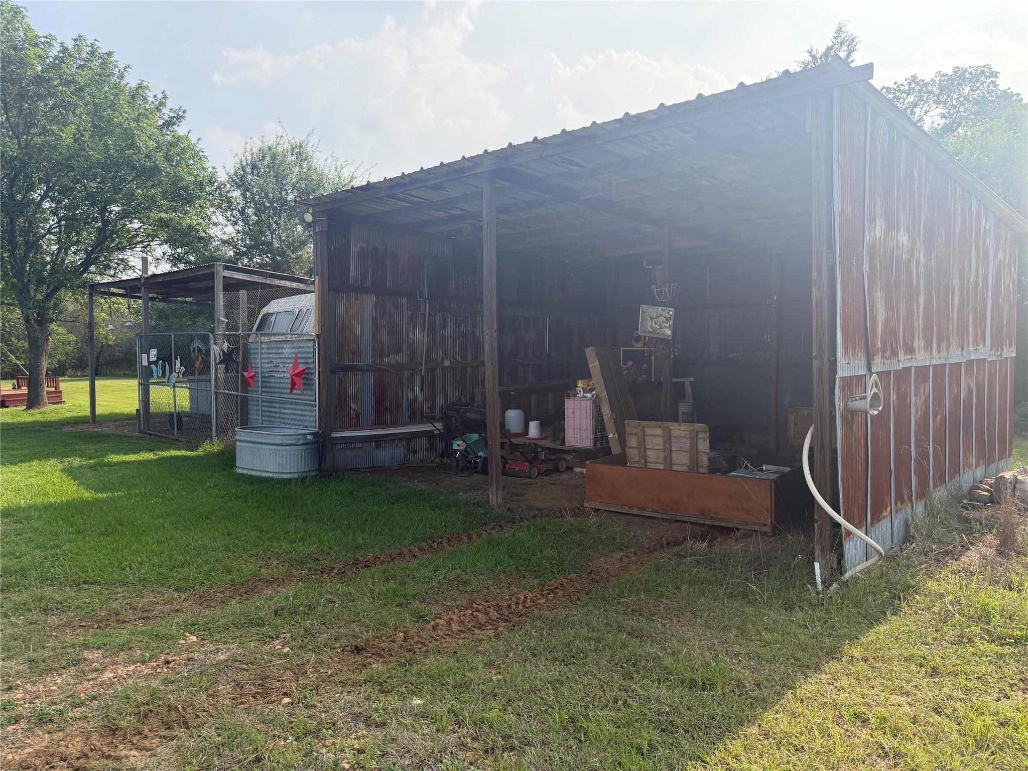 1766 Fm 2104, Paige, TX 78659